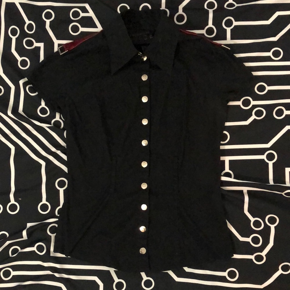 Lip service vice snap top w/ pvc accent